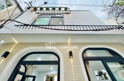 Nhà Đẹp Lung Linh P.4 Phú Nhuận Góc 2 Mặt Thoáng 42m2, 2 Tầng 3PN Full Nội Thất Nhỉnh 5tỷ.